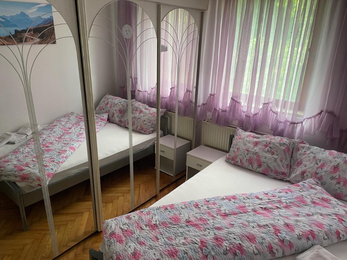 Slatka Sobica Za Dvoje Sa Upotrebom Zajednicke Kuhinje I Kupaonice Zagreb Exterior foto