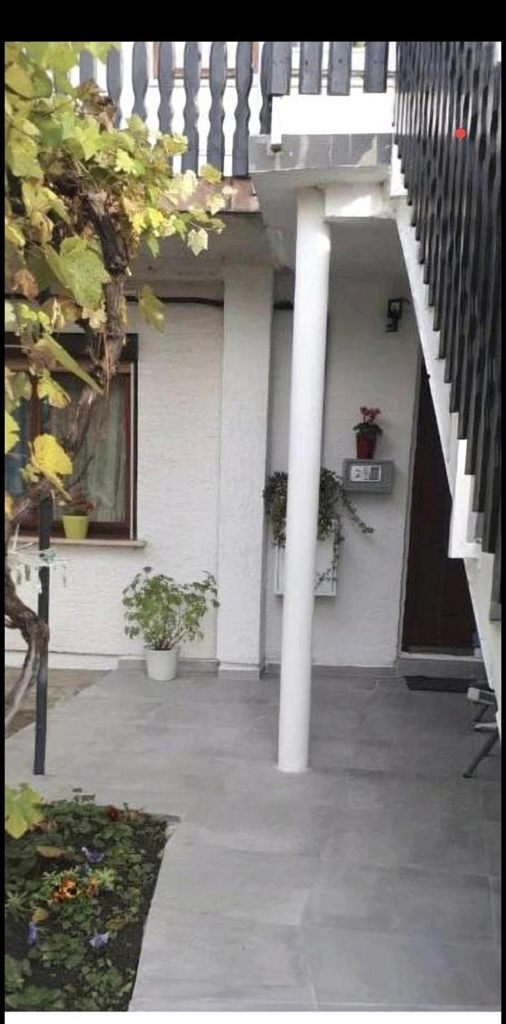 Slatka Sobica Za Dvoje Sa Upotrebom Zajednicke Kuhinje I Kupaonice Zagreb Exterior foto